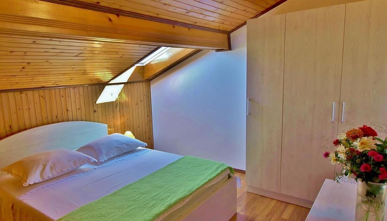 Apartments By The Sea Supetarska Draga - Donja, Rab - 4954 외부 사진