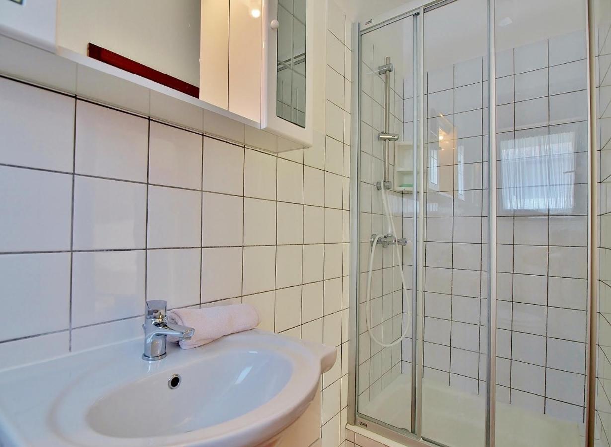 Apartments By The Sea Supetarska Draga - Donja, Rab - 4954 외부 사진