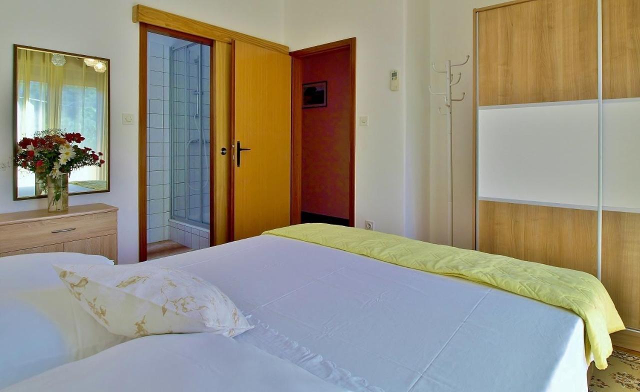 Apartments By The Sea Supetarska Draga - Donja, Rab - 4954 객실 사진